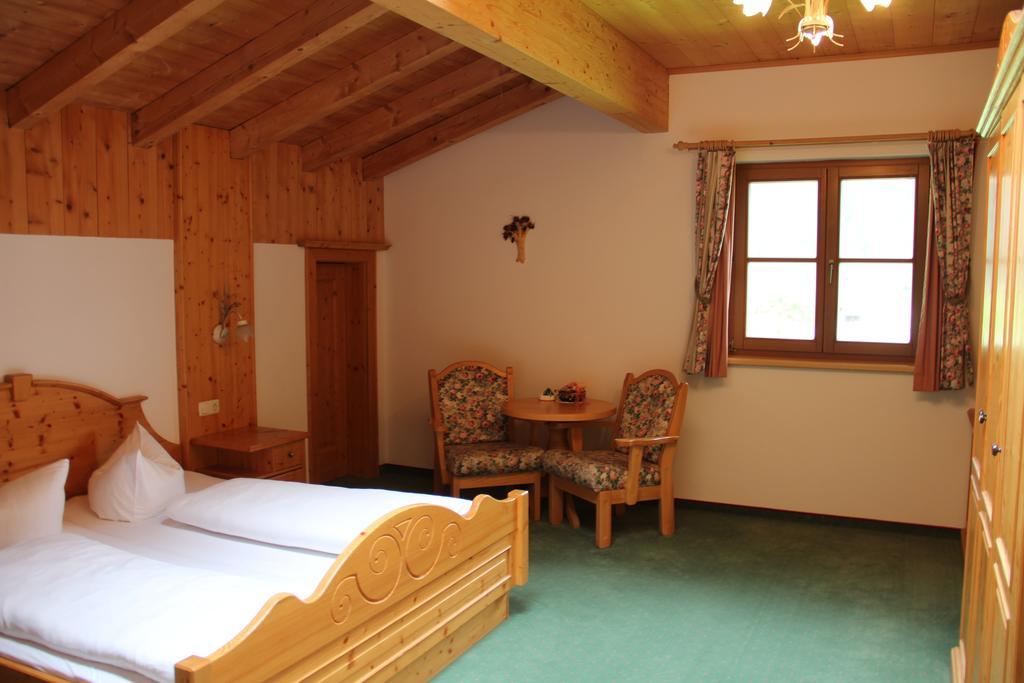 Panorama-Hotel Winklerhof Holzgau Phòng bức ảnh